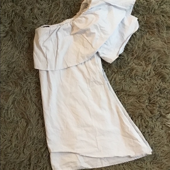 SALE💥 Cold shoulder, cropped top - Picture 3 of 3